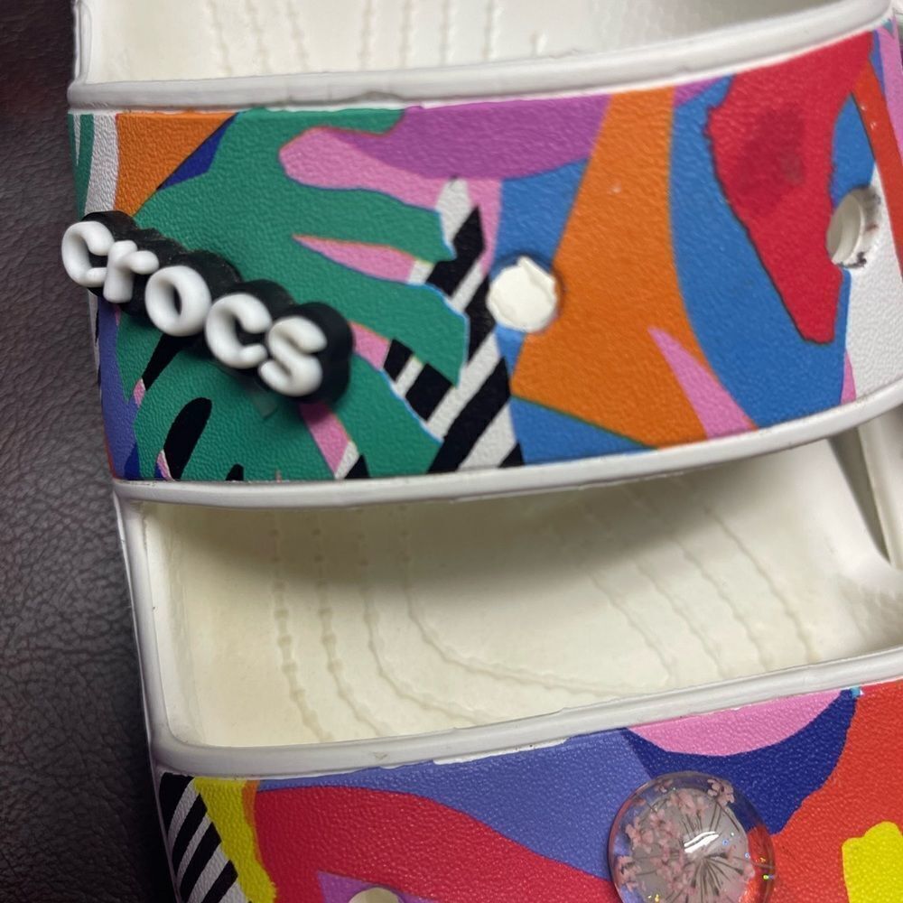 Crocs classic retro resort sandals jibbitz‎ charms size men’s 9 women’s 11 - Picture 4 of 12